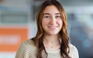 Nicole Contreras Receives WOW Award for Providing Exceptional Care