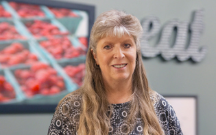 Jane Graffin Receives WOW Award for Outstanding Service